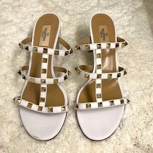 ROCKSTUD CALFSKIN LEATHER SLIDE SANDAL 60 MM